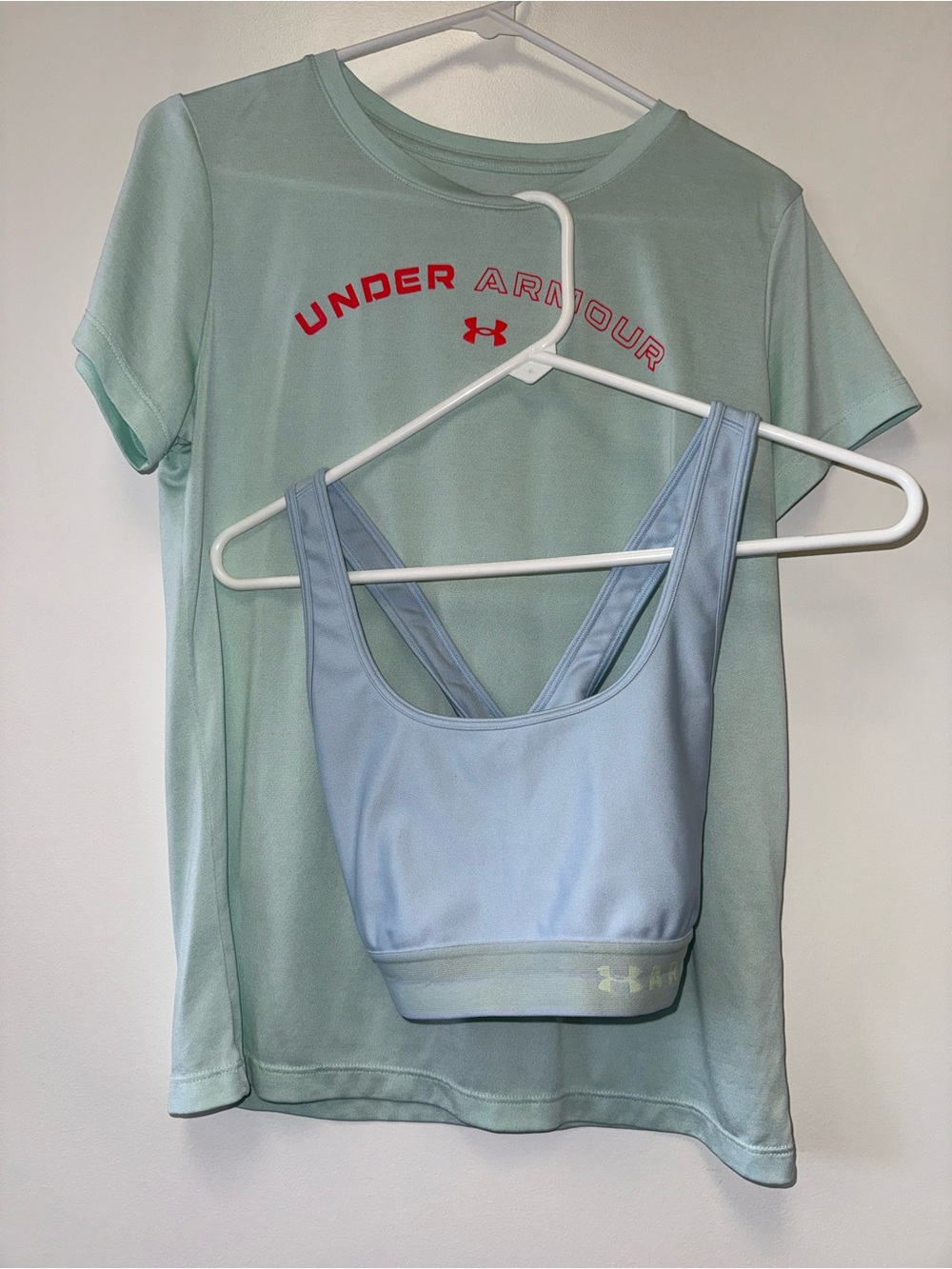 Under Armour Mint Short Sleeve Tee with Light Blue Sports Bra (MEDIUM)